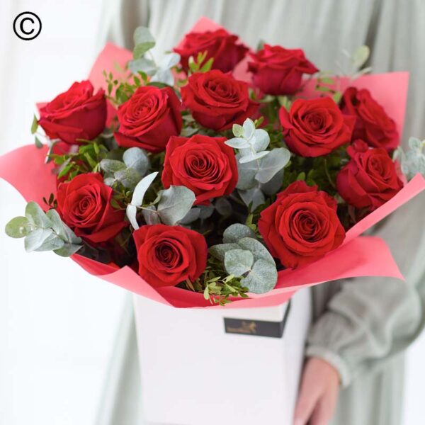 Valentines Day Luxury 12 Red Roses